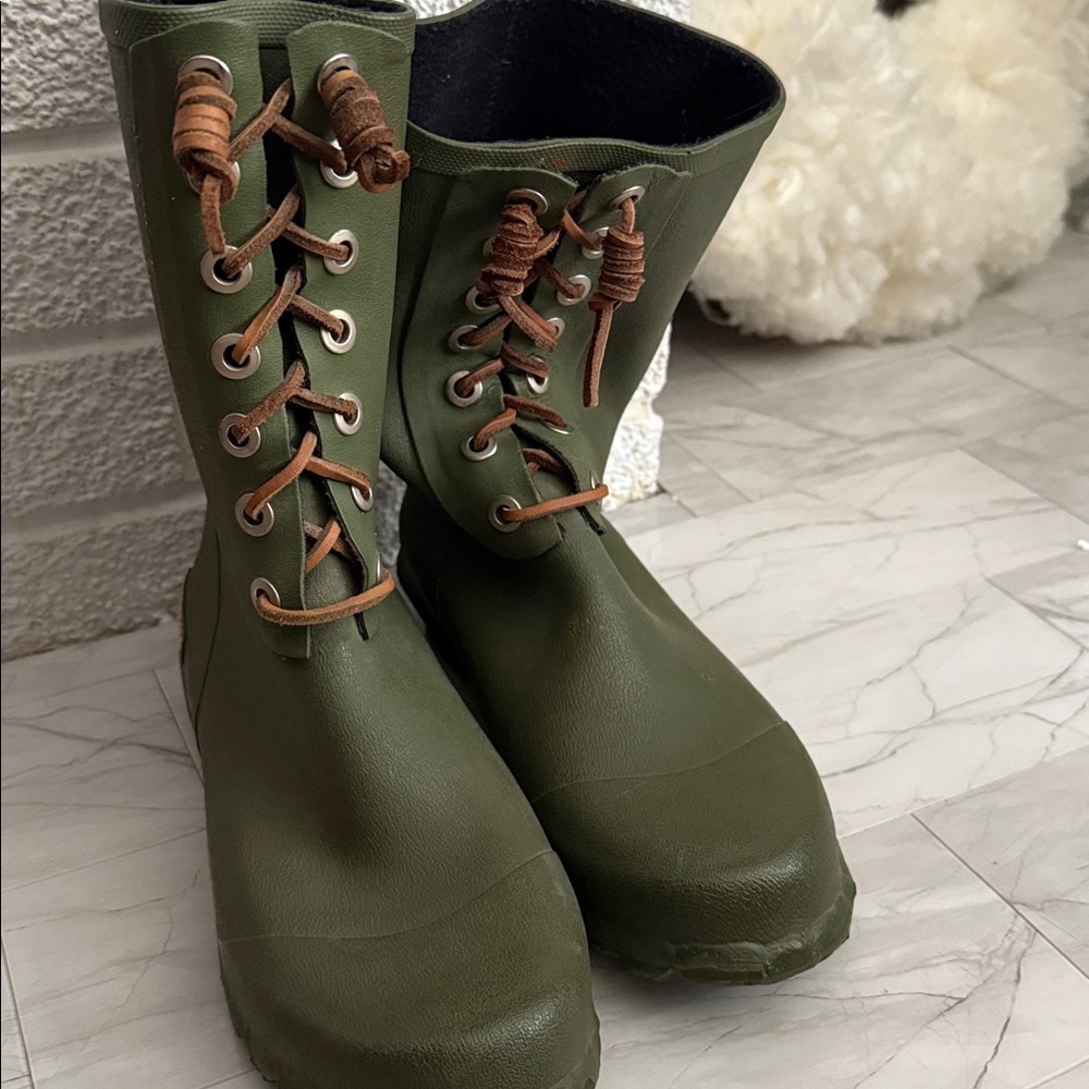 SeaVees Women's Olive Lace-Up Rain Boots - Picture 4 of 6